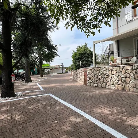 Πανσιόν La Perla Del Garda