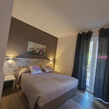 La Perla Del Garda ゲストハウス 3*