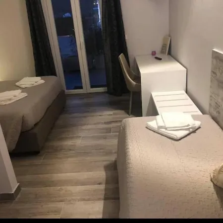 Guest house La Perla Del Garda Costermano