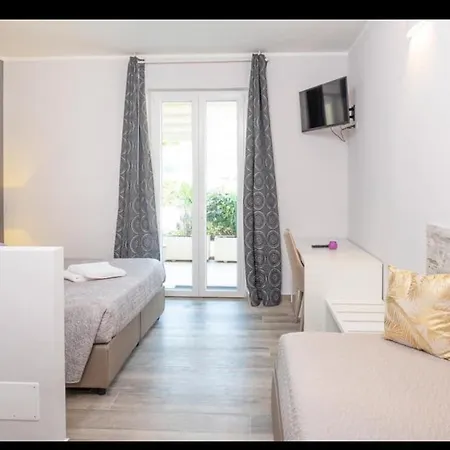 La Perla Del Garda Guest house Costermano