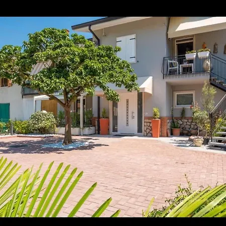 La Perla Del Garda Guest house *