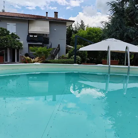 La Perla Del Garda ゲストハウス コステロマーノ